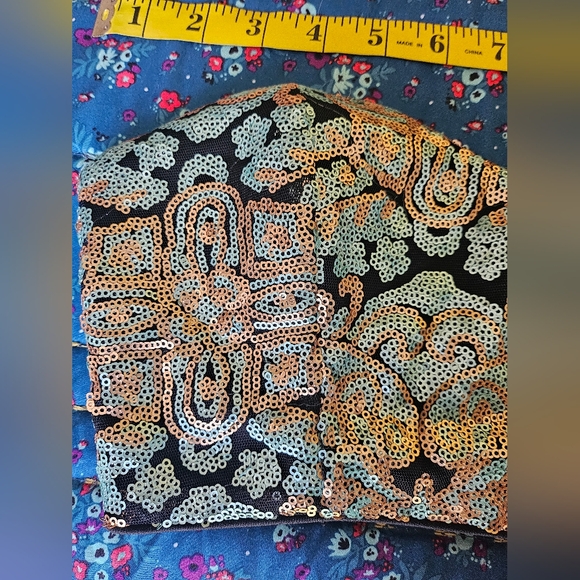 Womens Forever 21 Sequins Blue Gold Black Zipper Back Top Size Small - Picture 3 of 9